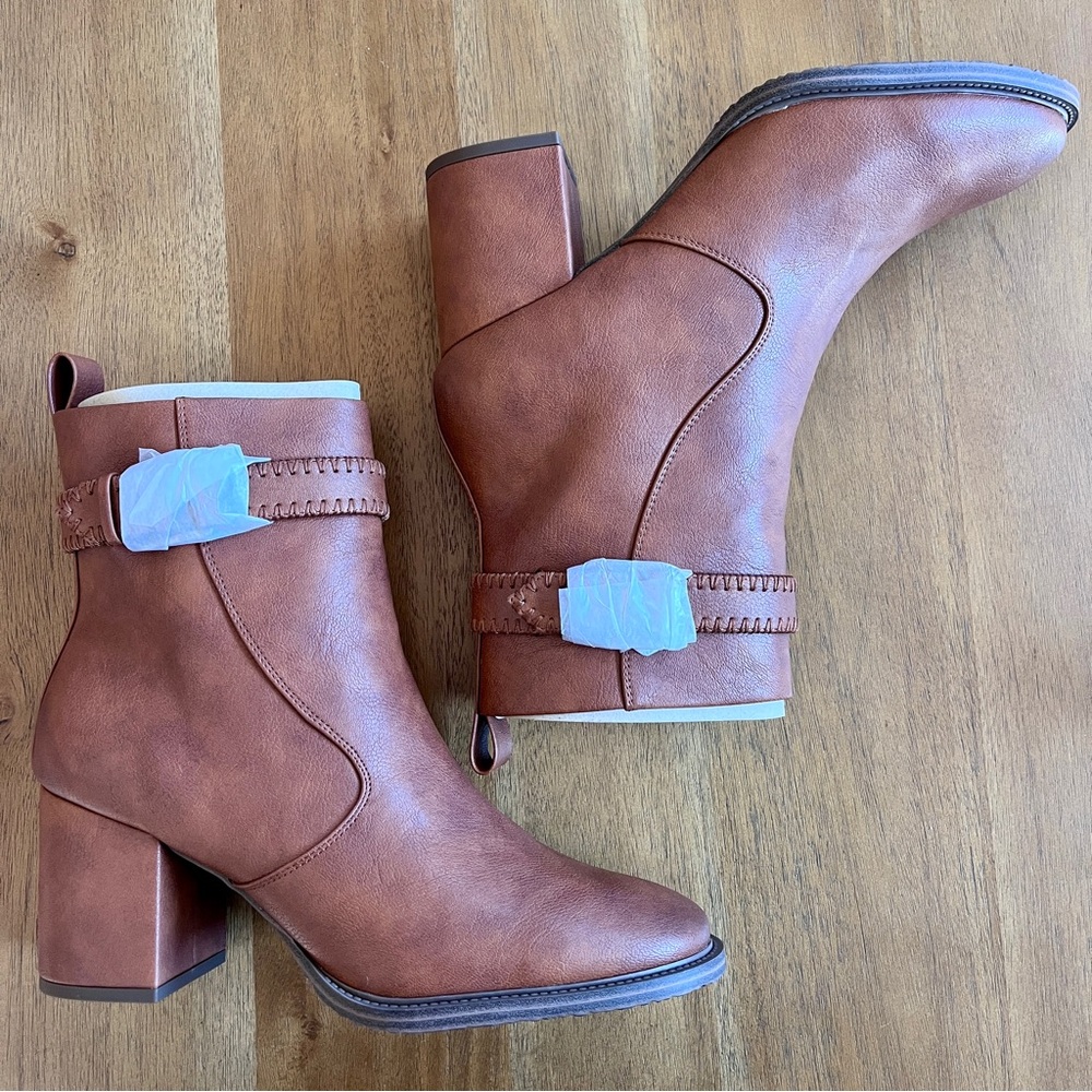 BNWT Zodiac Rexx Block Heel Bootie